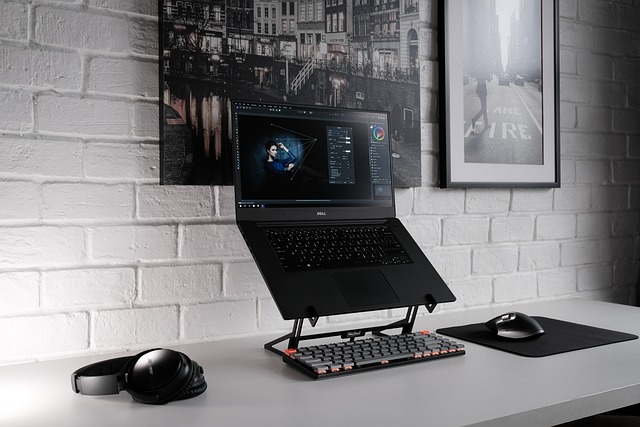 1757133638117048.jpg laptop-6332543_640.jpg